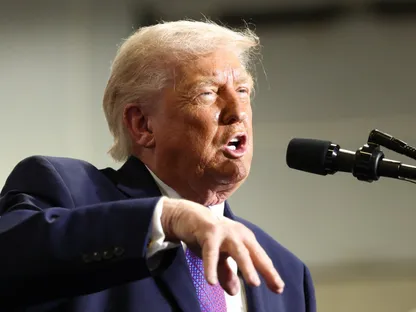 ترمب: منتخب إيران مرحب به في كأس العالم و"من غير المناسب أن يشارك"