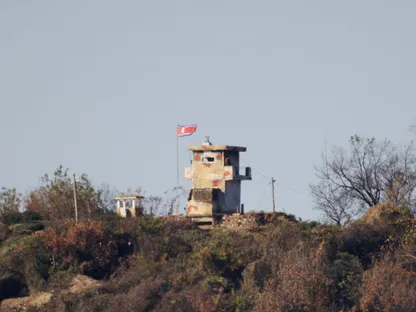 نقطة حراسة تابعة لكوريا الشمالية قرب المنطقة منزوعة السلاح التي تفصلها عن كوريا الجنوبية، 4 نوفمبر 2022. - REUTERS