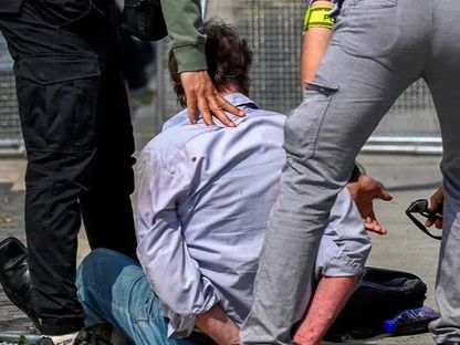 لحظة اعتقال المشتبه به في إطلاق النار على رئيس وزراء سلوفاكيا. 15 مايو 2024 - Reuters