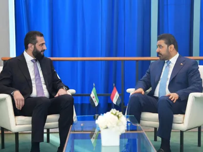 الزيدي والشرع يبحثان تعزيز العلاقات العراقية السورية وخفض التوتر بالمنطقة