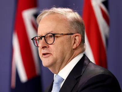 ألبانيز: كارني يزور أستراليا في مارس وأتفق مع خطابه بدافوس