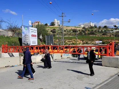 الضفة تحت القيود.. 925 عائقاً إسرائيلياً تعرقل حركة 3.4 مليون فلسطيني