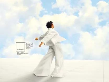 الأبيض لون العام 2026.. "راقصة السحاب" تفرض الهدوء على المجتمعات