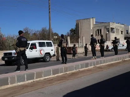 عناصر من الأمن العام السوري خلال عملية الإفراج عن محتجزين من السويداء وتأمين وصولهم إلى المحافظة. 8 أكتوبر 2025 - X/@syrianmoi