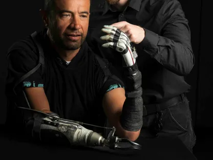 الطرف الاصطناعي المدعوم بالذكاء الاصطناعي قادر على العمل بذكاء إلى جانب المبتورين لتعزيز البراعة وجعل استخدام الطرف أكثر سهولة ووضوحاً - Utah NeuroRobotics Lab