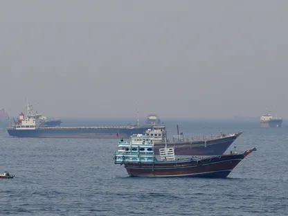 الاتحاد الأوروبي يوسع عقوبات إيران لتشمل المسؤولين عن إغلاق مضيق هرمز