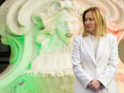 رئيسة الوزراء الإيطالية جورجيا ميلوني تشارك في حفل لجائزة خاصة بفن المطبخ الإيطالي بالعاصمة روما. 2 أبريل 2025 - Reuters