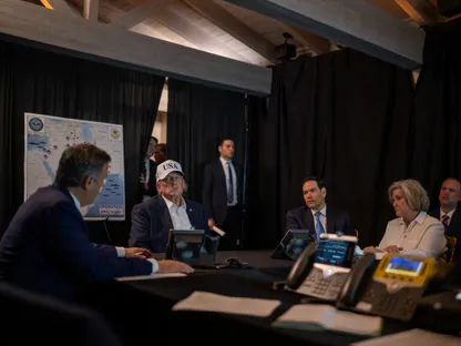 ترمب يعلن اغتيال المرشد الإيراني علي خامنئي