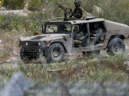 آلية عسكرية إسرائيلية في جنوب سوريا. 4 مايو 2025 - Reuters