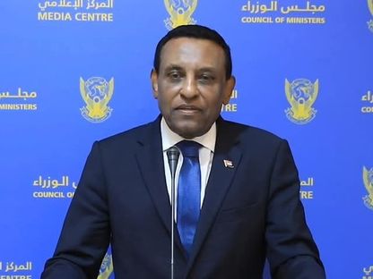 رئيس الوزراء السوداني الجديد كامل إدريس خلال خطاب وجهه للسودانيين من المقر المؤقت لرئاسة الوزراء، بورتسودان. 19 يونيو 2025 - سونا