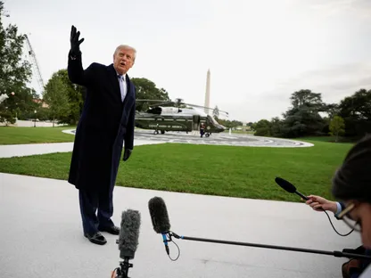 البيت الأبيض يصعد نزاعه مع وسائل الإعلام ويستبعد CNN من رحلة ترمب