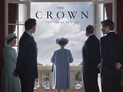 الملصق الدعائي لمسلسل The Crown - facebook/TheCrownNetflix