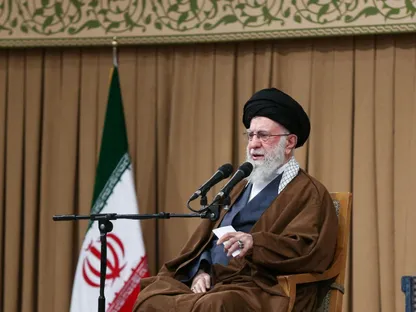 تحذيرات استخباراتية إيرانية من "استهداف المرشد" وإثارة الاضطرابات