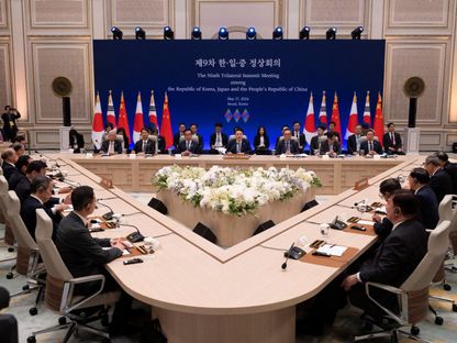 أعمال الدورة التاسعة للقمة الثلاثية بين كوريا الجنوبية واليابان والصين. 27 مايو 2024 - Reuters