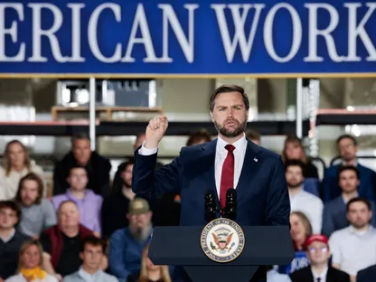 مساع أميركية لكبح أسعار الوقود.. وفانس يتحدث عن "إجراءات" جديدة