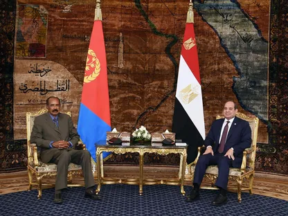 الرئيس المصري عبد الفتاح السيسي يستقبل الرئيس الإيرتري أسياس أفورقي في قصر الاتحادية، القاهرة. 30 أكتوبر 2025 - facebook/Egy.Pres.Spokesman