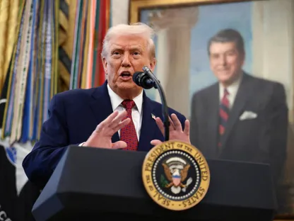 إدارة ترمب تسعى إلى تجريد مزيد من الأميركيين المولودين في الخارج من الجنسية