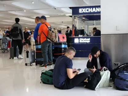 من دبي إلى أوروبا.. كيف أربكت حرب إيران شبكة الطيران الدولية؟