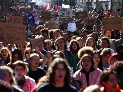 فرنسا.. ديون مرتفعة وانقسام سياسي يضيّقان خيارات ماكرون