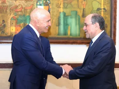 المبعوث الأميركي للعراق توم باراك يلتقي نوري المالكي في بغداد