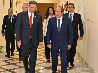 السيسي لمدير CIA: ننظر للولايات المتحدة كشريك استراتيجي وندعم اتفاقاً شاملاً مع إيران