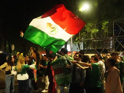 كأس العالم.. سيارة تصدم حشداً عقب مباراة المكسيك والتشيك