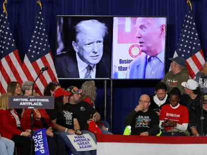 بايدن وترمب.. أرقام تكشف نقاط القوة والضعف قبل انتخابات الرئاسة