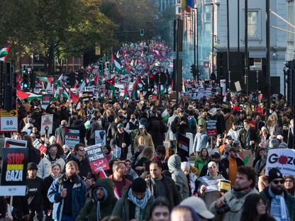 تظاهرات في العاصمة لندن دعماً للفلسطينيين وللدعوة إلى وقف النار في غزة. بريطانيا. 11 نوفمبر 2023 - AFP