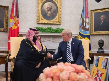 الرئيس الأميركي دونالد ترمب يستقبل ولي العهد السعودي الأمير محمد بن سلمان في البيت الأبيض. 20 مارس 2018 - واس