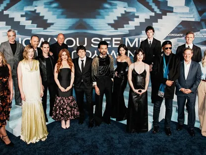 نجوم فيلم "Now you see me" يتلقون تدريباً في مدرسة للسحر