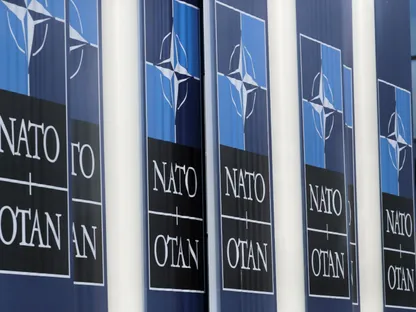 الناتو يسحب جميع عناصره من العراق مع اشتداد حرب إيران