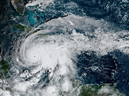 أستراليا تتأهب لاجتياح الإعصار المداري "فينا" أقاليمها الشمالية