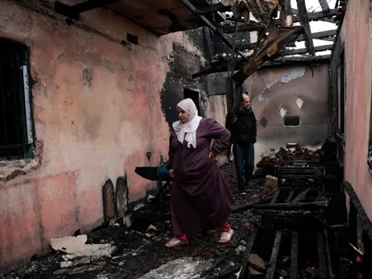مستوطنون إسرائيليون يهاجمون قرى فلسطينية بالضفة الغربية