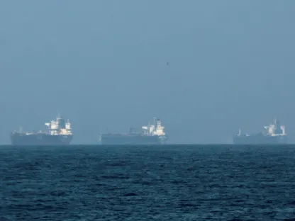 مسؤولون أميركيون يحشدون الدعم خلف "تحالف ترمب" لتأمين مضيق هرمز