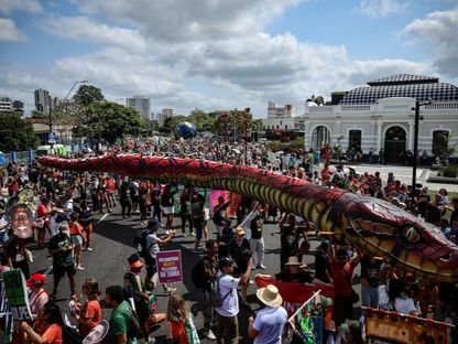 احتجاجات تطالب قمة المناخ في البرازيل بإجراءات أكثر لحماية الكوكب