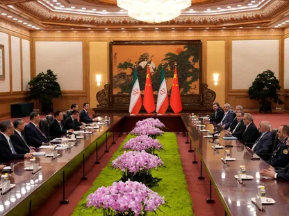 دعم صيني "غير مباشر" يعيد الملف النووي الإيراني لدائرة الخطر