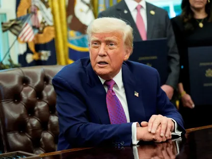 بعد اتفاق وقف إطلاق النار.. ترمب يتعهد بزيادة التبادل التجاري مع الهند وباكستان