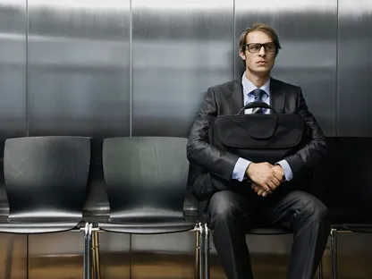 تسريح العمال والذكاء الاصطناعي.. من المسؤول الحقيقي؟