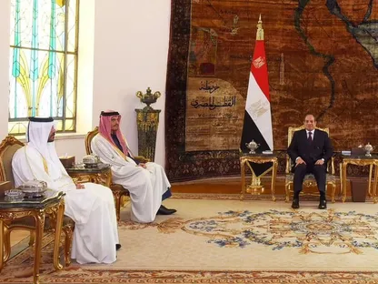 السيسي ورئيس وزراء قطر يبحثان خفض التصعيد الإقليمي وتنفيذ اتفاق غزة