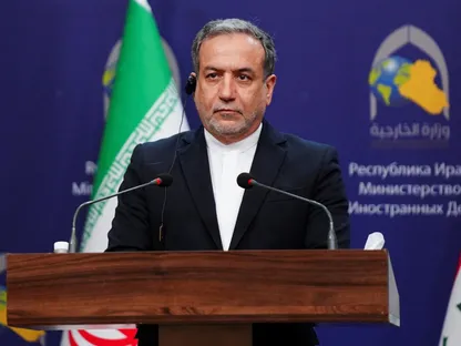 وزير الخارجية الإيراني: وحداتنا العسكرية تعمل بشكل مستقل.. ومعزولة إلى حد ما