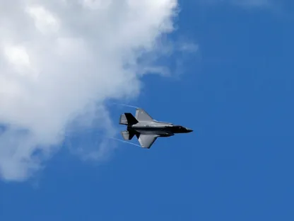 طائرة مقاتلة من طراز F35 تحلق في مطار سكوبي، شمال مقدونيا. 17 يونيو 2020 - REUTERS