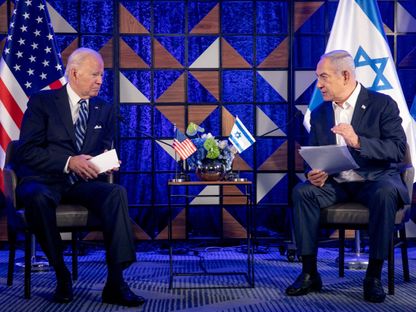 الرئيس الأميركي جو بايدن خلال لقائه مع رئيس الوزراء الإسرائيلي بنيامين نتنياهو في تل أبيب. 18 أكتوبر 2023 - REUTERS