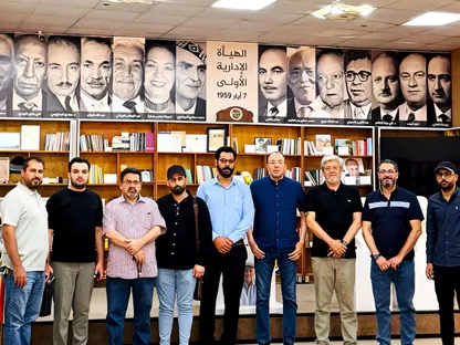 جماعة صفر الشعرية مع الهيأة الإدارية لاتحاد الأدباء العراقين - الشرق