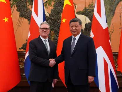وسط ضغوط الرسوم.. "سلوك ترمب" يدفع بريطانيا إلى إعادة ضبط علاقاتها مع الصين