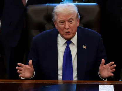 ترمب يحث مجلس النواب على "التصويت سريعاً" لإنهاء الإغلاق الجزئي للحكومة