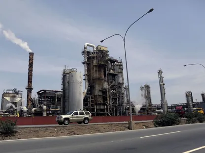 مصفاة نفط تابعة شركة PDVSA في بويرتو كابيلو، فنزويلا. 2 مارس 2016. - REUTERS