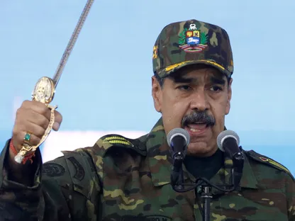 ماذا تفعل فنزويلا استعدادا لمواجهة التهديدات الأميركية؟