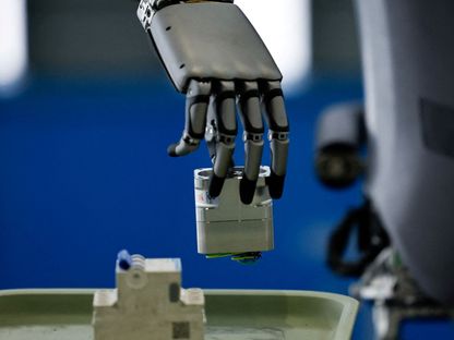 الصين تستعد لتنظيم الحركة على حدودها مع فيتنام بالروبوتات الذكية