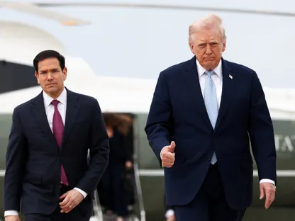 "البقاء في البيت".. غياب روبيو عن محادثات إيران يسلط الضوء على دوره الداخلي