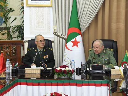 الفريق أول السعيد شنقريحة يستقبل اللواء فان جيانجون في الجزائر. 19 ديسمبر 2023 - وكالة الأنباء الجزائرية / إكس
